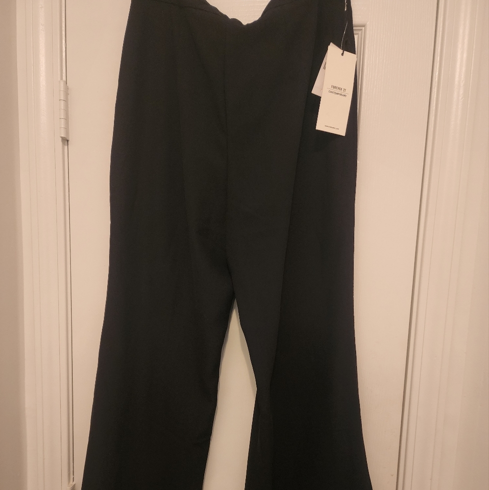 NWT  Forever 21 Black Pants